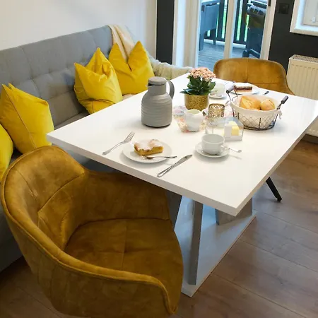 Cecile Apartment *
