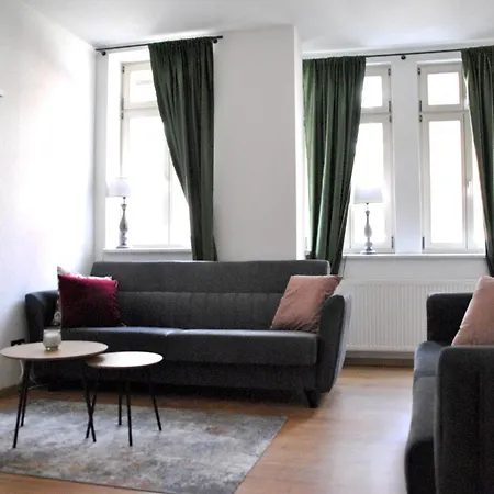 Cecile Apartment *